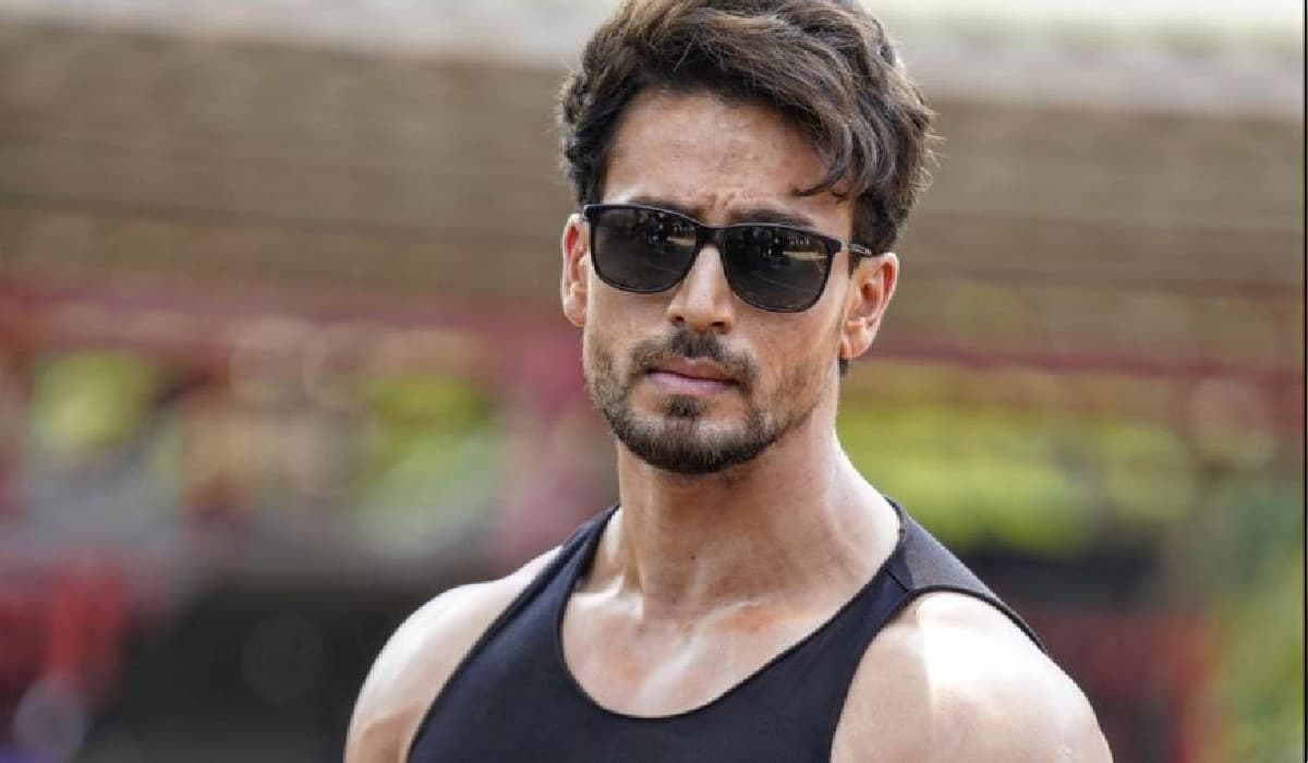 टाइगर श्रॉफ ने ऋतिक रोशन के गाने पर किया जबरदस्त डांस, वीडियो देख फैंस कर रहे उनका पॉपुलर डायलॉग शेयर