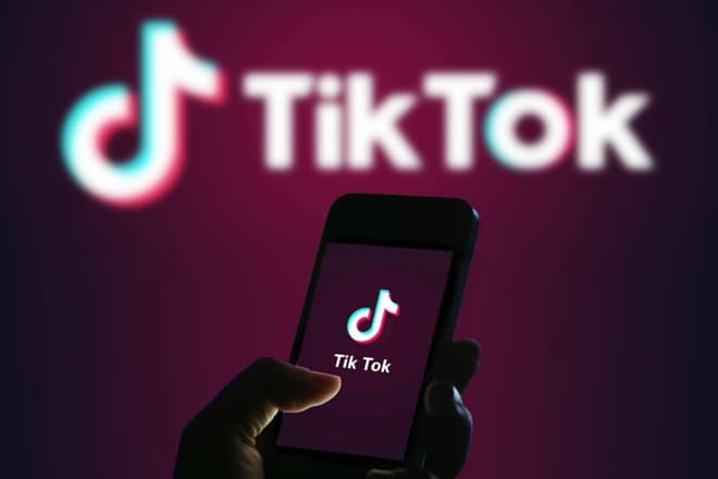 TikTok ban: भारत में बैन के बाद गूगल प्ले-स्टोर और एपल ऐप स्टोर से TikTok गायब