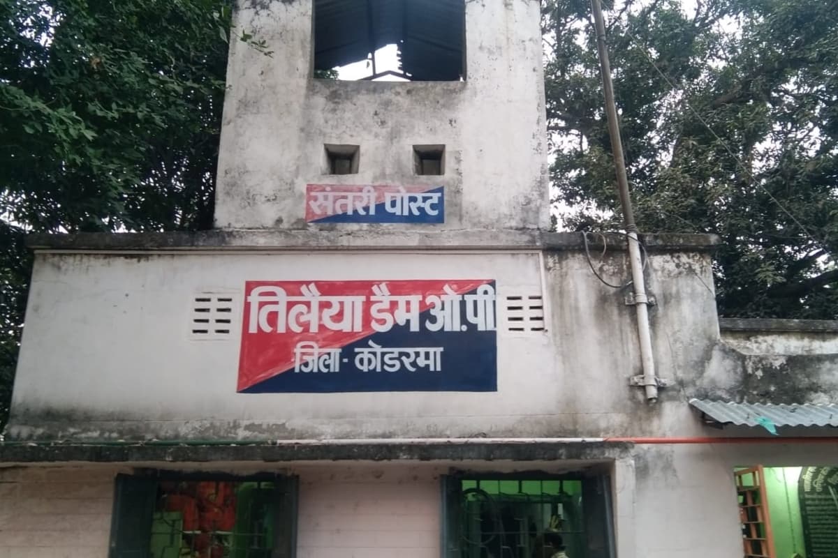 झारखंड: कोडरमा में सरेबाजार नाबालिग समेत दो का अपहरण, हत्या की आशंका, सवारी गाड़ी व बाइक बरामद