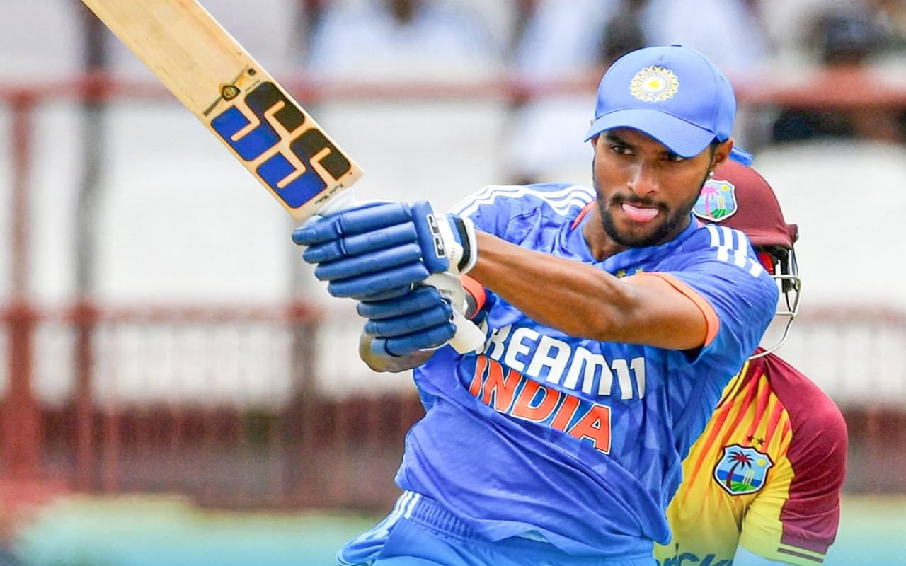 Tilak Varma ने अर्धशतक जड़ तोड़ा ऋषभ पंत का रिकॉर्ड, रोहित के बाद ऐसा करने वाले दूसरे भारतीय बल्लेबाज बने