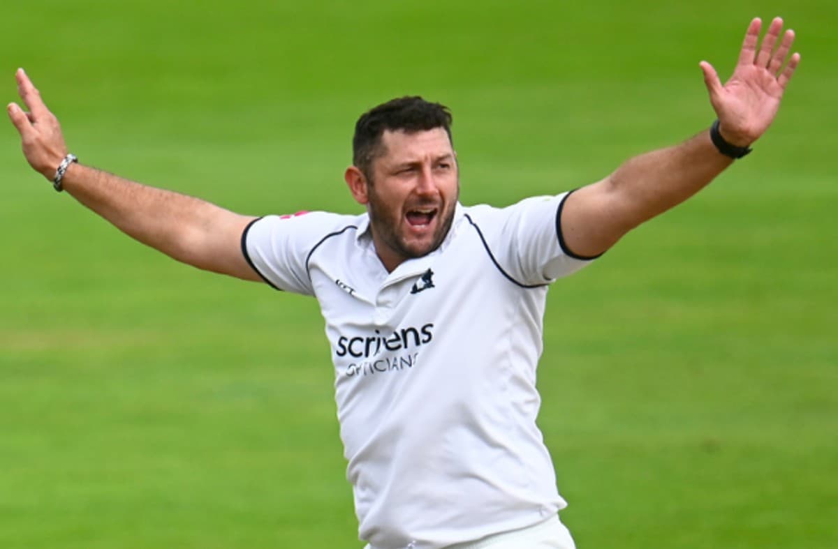 इंग्लैंड के इस दिग्गज ऑलराउंडर ने क्रिकेट के सभी फॉर्मेट से लिया संन्यास, जीता था टी-20 वर्ल्ड कप