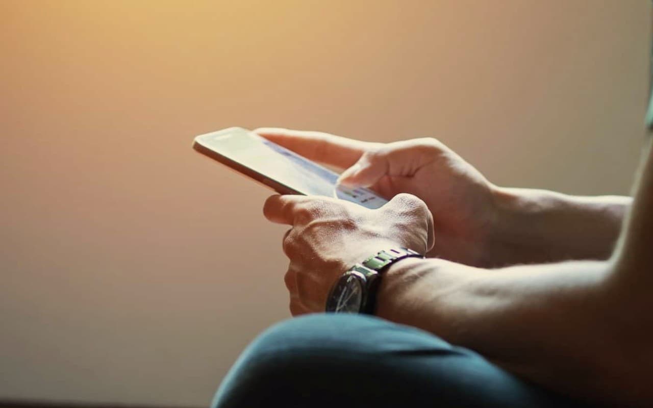 स्मार्टफोन पर बीटा सॉफ्टवेयर इंस्टॉल करने से पहले ध्यान में रखें ये बातें, एक गलती से हो सकता है बड़ा नुकसान