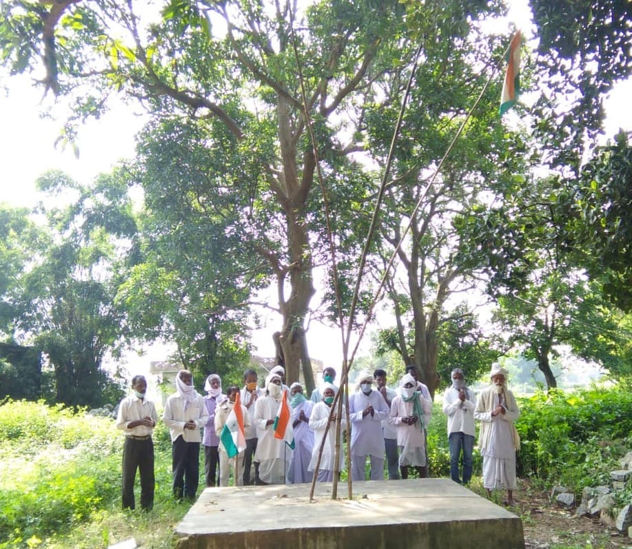 Jharkhand News, Independence Day 2020 : तिरंगा की पूजा करके ही खाना खाते हैं महात्मा गांधी के अनन्य भक्त टानाभगत