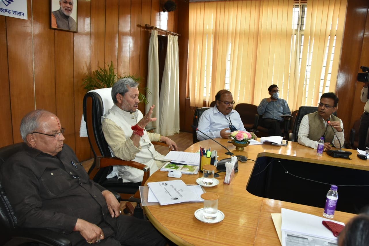 रिप्ड यानी फटी जीन्स के बारे में जानें यह खास बात जिससे उत्तराखंड के सीएम तीरथ सिंह रावत को है दिक्कत