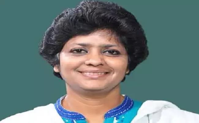 टीएमसी की सांसद अर्पिता घोष ने राज्यसभा से दिया इस्तीफा, हंगामे की वजह से हुईं थी सस्पेंड टीएमसी की सांसद अर्पिता घोष ने राज्यसभा से दिया इस्तीफा, हंगामे की वजह से हुईं थी सस्पेंड