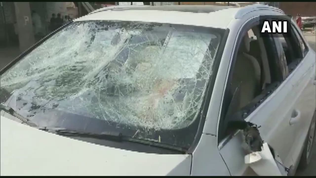 गुजरात : बिहार और उत्तर प्रदेश के लिए ट्रेनें रद्द होने से प्रवासी मजदूरों का फूटा गुस्सा, वाहनों में की तोड़-फोड़