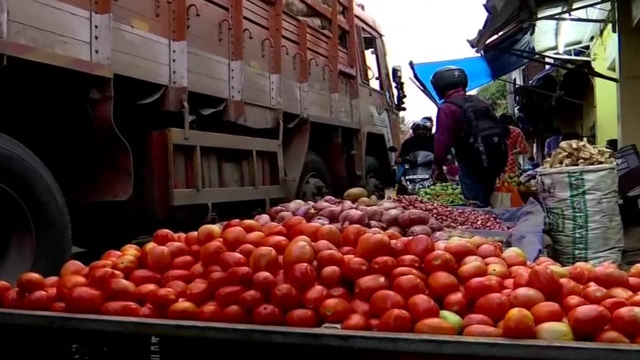 केरल में आसमान छू रही टमाटर की कीमत, 140 रुपये तक पहुंचीं कीमत
