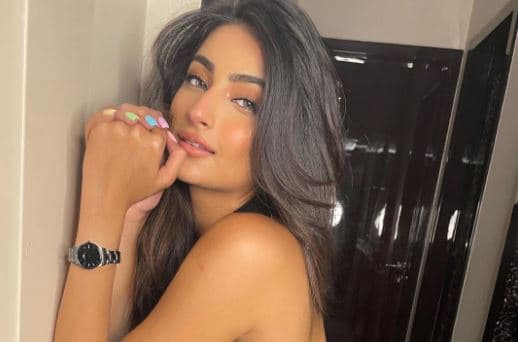 Shweta Tiwari की बेटी पलक तिवारी ने फ्लॉन्ट किया कर्वी फिगर, एक्ट्रेस की मुस्कान चुरा लेगी आपका दिल