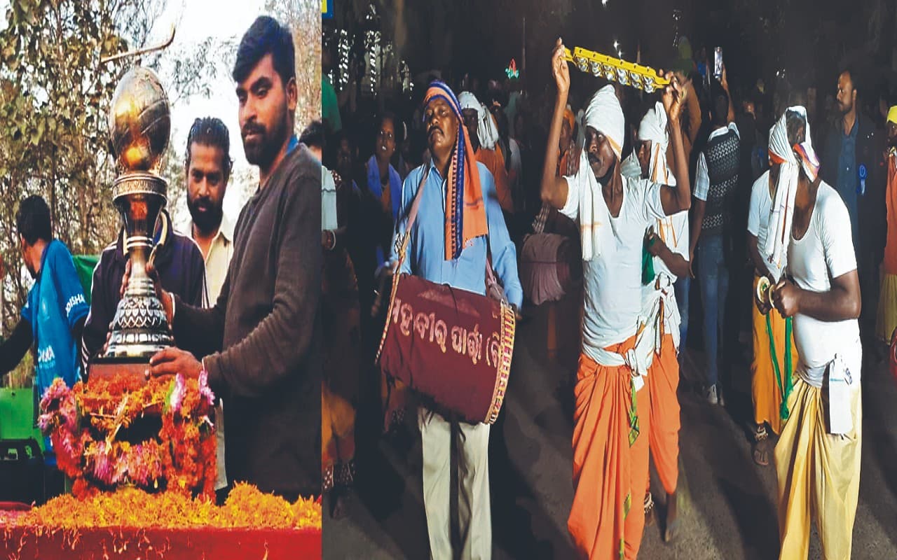 Odisha: हॉकी वर्ल्ड कप ट्राॅफी का राजगांगपुर में लोगों ने किया जोरदार स्वागत, देखें तस्वीरें
