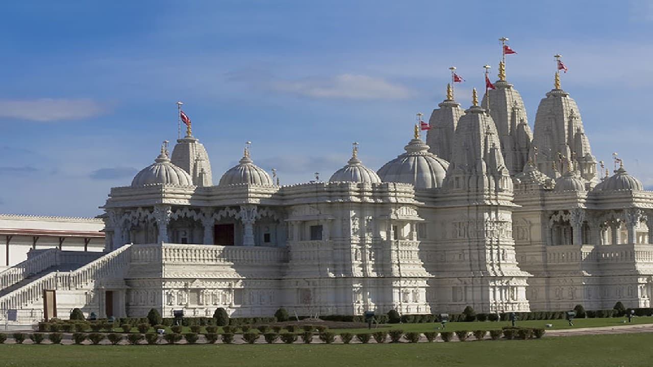 Canada: खालिस्तानी चरमपंथियों ने टोरंटो के हिंदू मंदिरों में किया तोड़फोड़, लिखे भारत विरोधी नारे