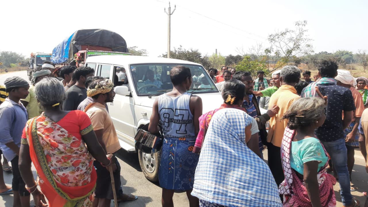 खूंटी के ताेरपा में ड्रोन सर्वे का विरोध, दो घंटे तक सीओ का किया घेराव, जानें क्यों नाराज हैं ग्रामीण