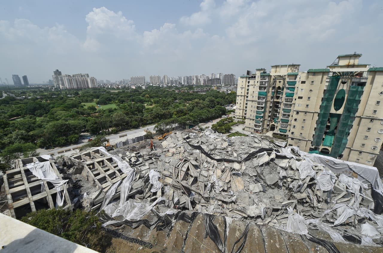 Twin tower की तरह ढहाई जा सकती हैं ग्रेटर नोएडा की ये इमारतें, फ्लैट मालिकों ने रखी डिमांड