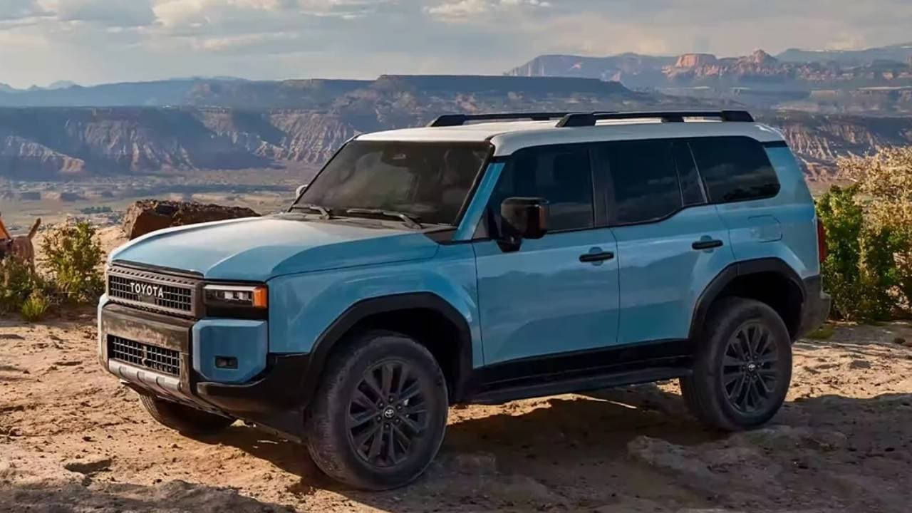 PHOTO : 1960 की J60 सीरीज लैंड क्रूजर से प्रेरित है टोयोटा लैंड क्रूजर प्राडो, जानें इसकी खासियत