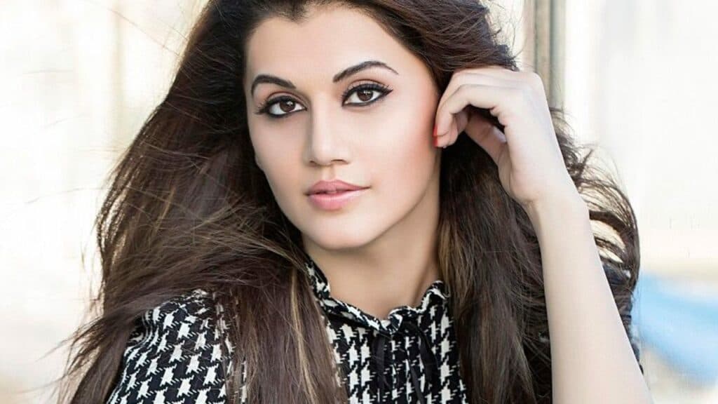 Taapsee Pannu ने शेयर की अपने बचपन की तसवीर, फैंस बोले- Super Cute