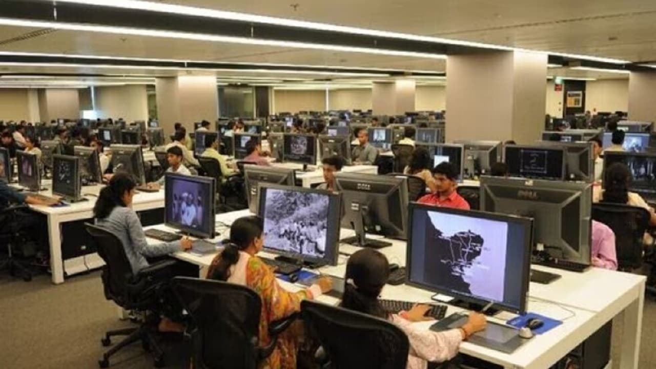 PMI Data: भारत में सितंबर में सर्विस सेंक्टर में आयी मजबूती, पीएमआई ने तोड़ा 13 साल का रिकार्ड