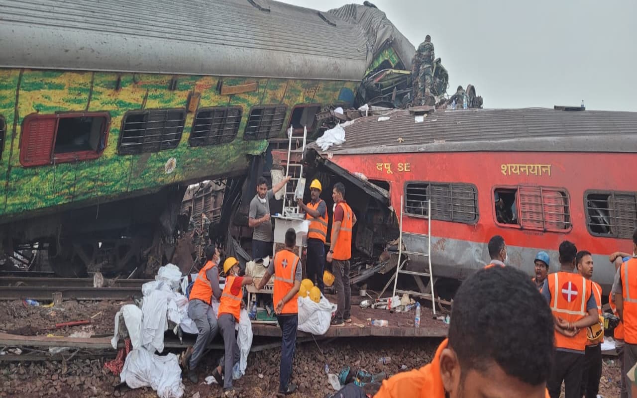 जब ट्रेन पलटी तो लोगों के बीच दब गया था झारखंड का नियामत शेख, फिर उसे दिखाई दी उम्मीद की किरण