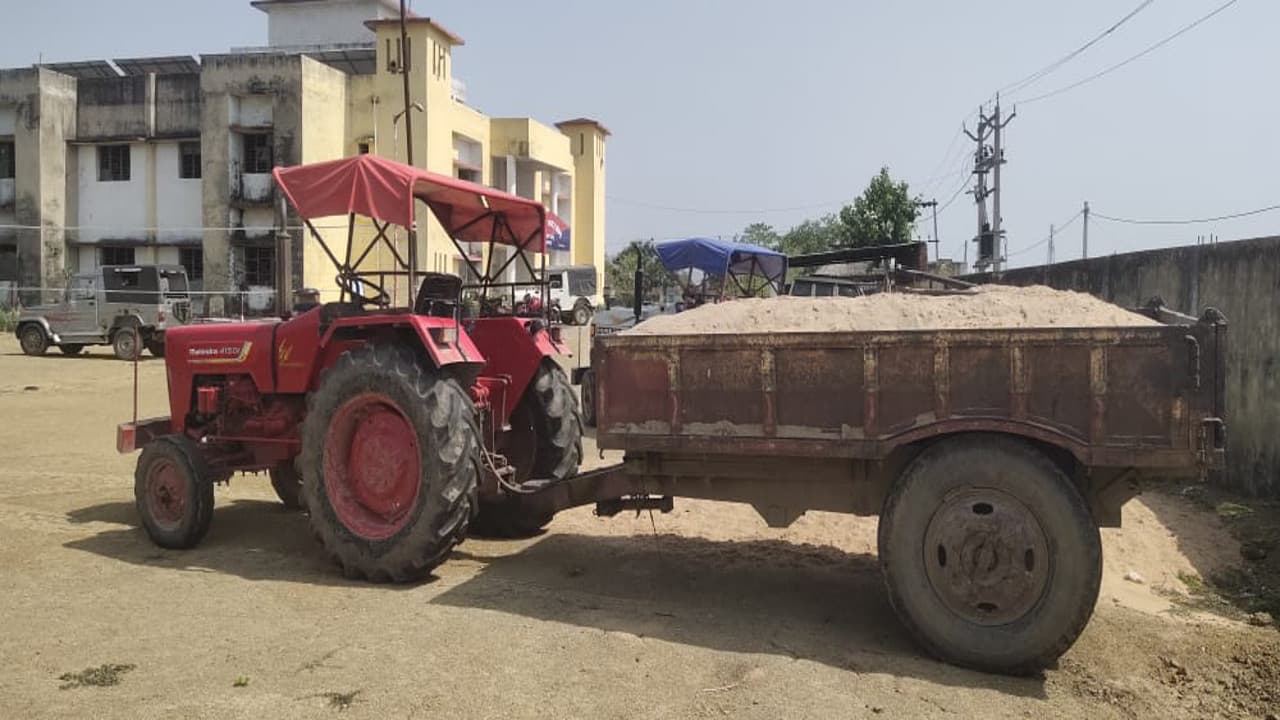 Jharkhand News : अब बालू का अवैध कारोबार नहीं रोकेंगे प्रतिनियुक्त शिक्षक, गोड्डा SDO ने वापस लिया आदेश
