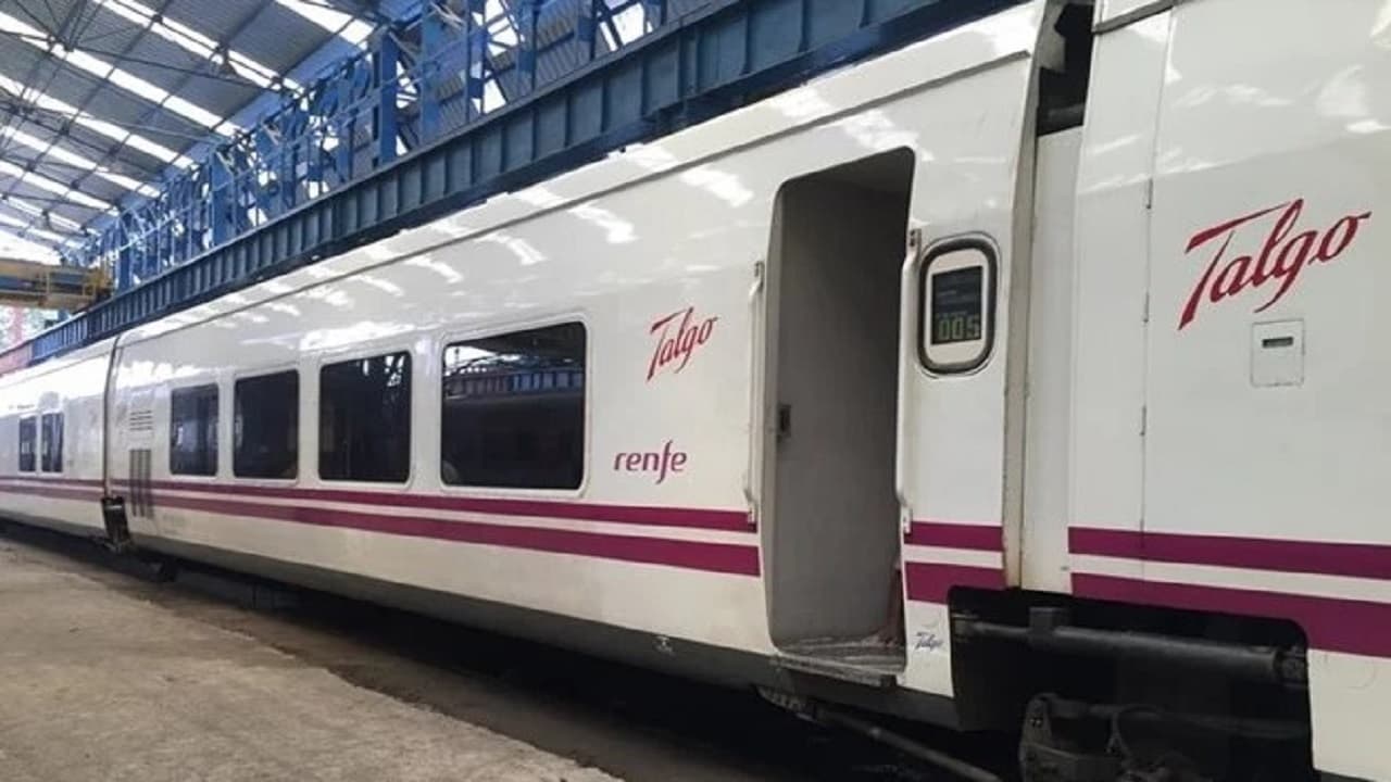 Train News: दुर्गा पूजा से पहले देवघर को दो नई ईएमयू ट्रेन की सौगात, जानें रूट और टाइमिंग