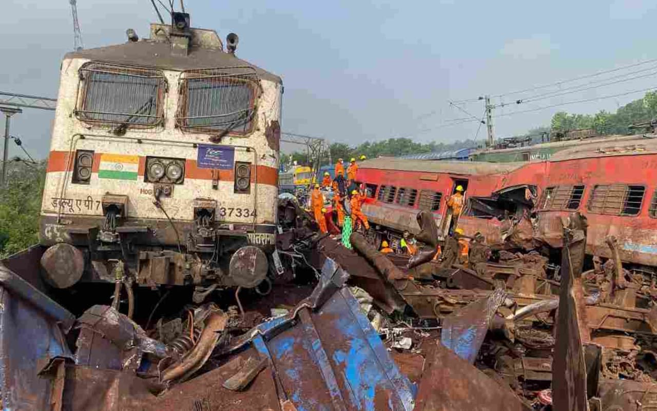 ओडिशा ट्रेन एक्सीडेंट: हादसे में अबतक 288 यात्रियों की मौत, ट्रैक मरम्मत का काम जारी