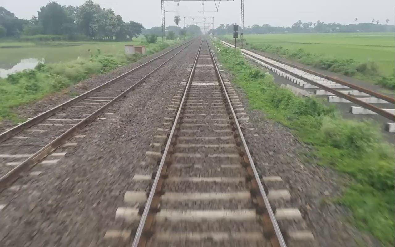 Bihar News: बिहार के समस्तीपुर से  2 किमी लंबी रेल पटरी 'गायब', पुलिस के पहुंचते ही रेलवे में हड़कंप