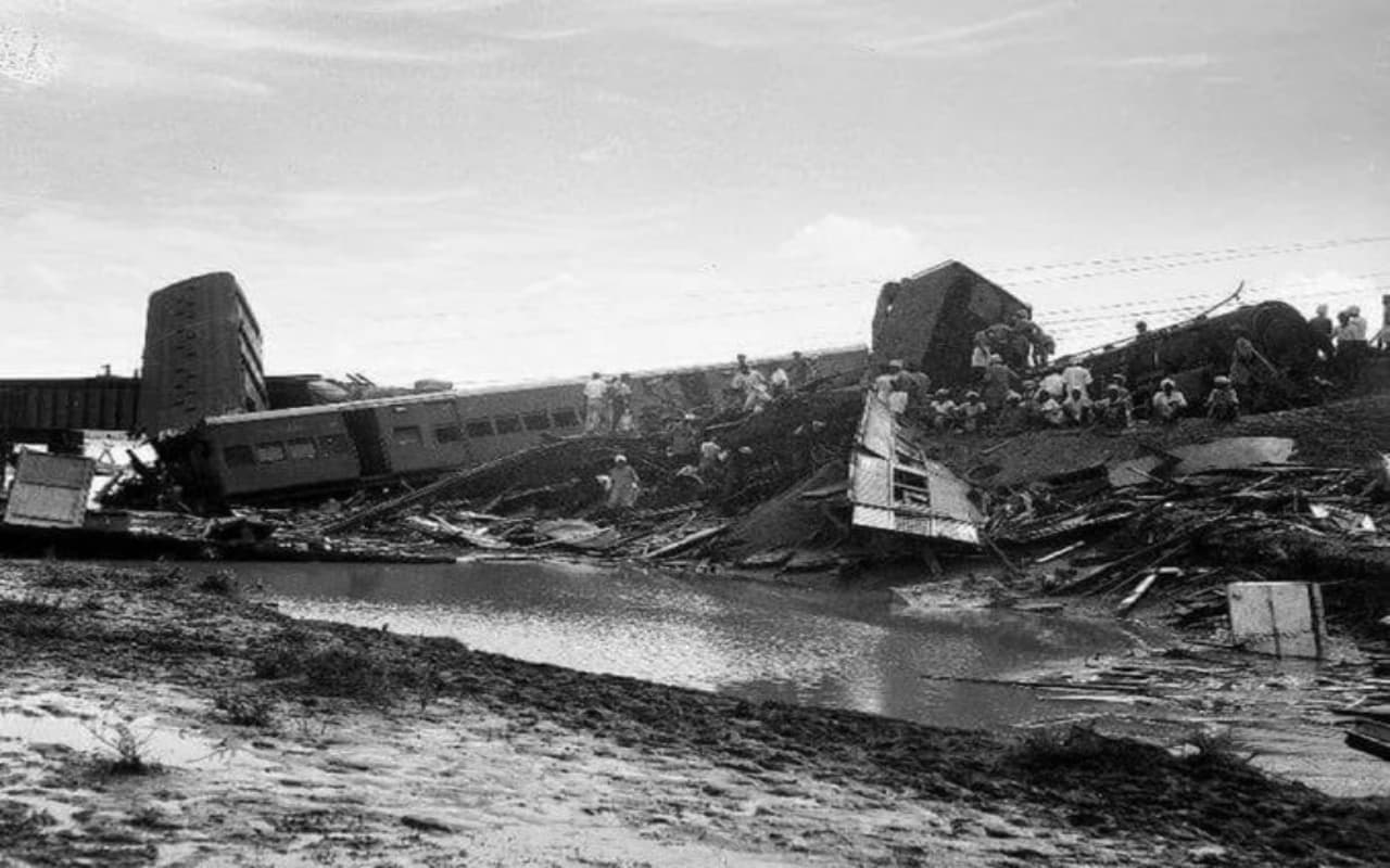 गुजरात से 10 जिले के 1590 श्रमिक पहुंचे पलामू