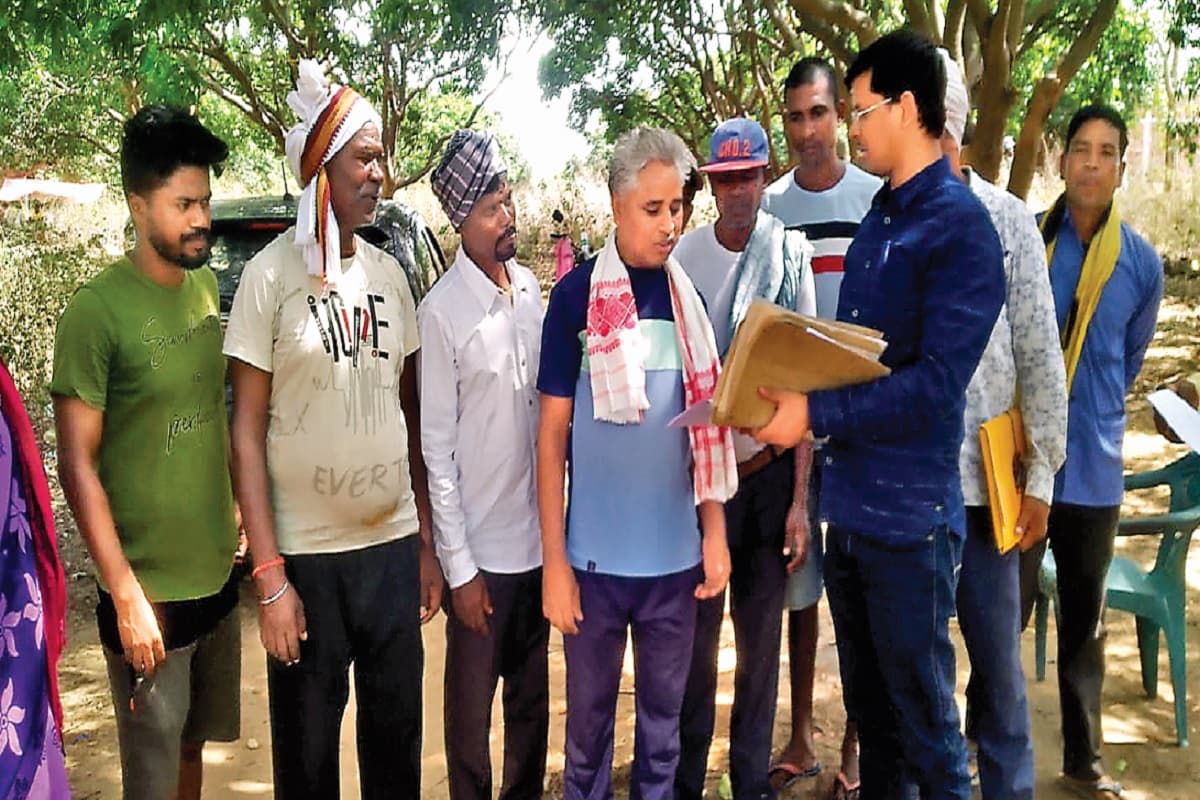 झारखंड : आदिवासियों को भूदान में मिली जमीन पर 38 साल बाद दिलाया गया कब्जा