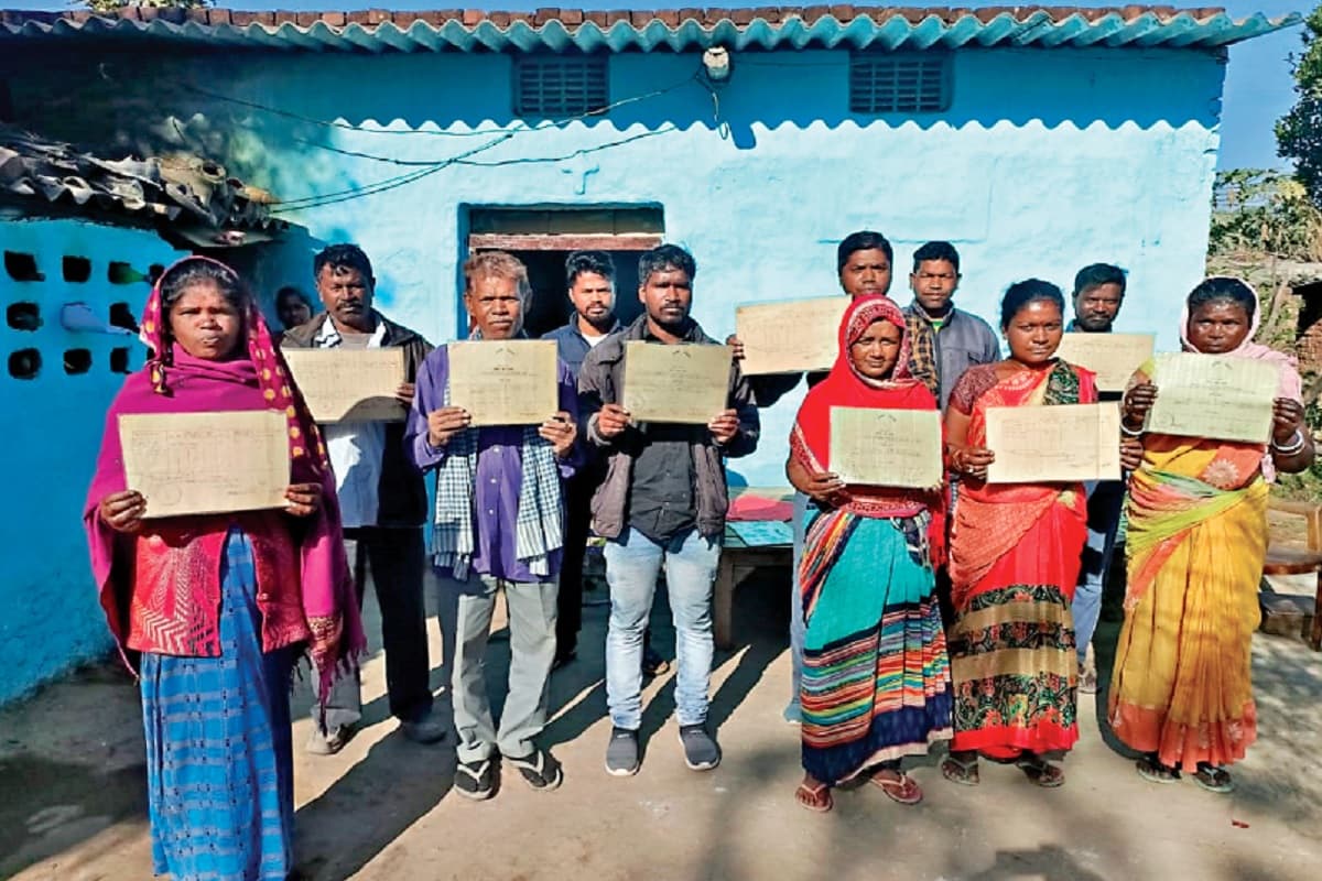 रांची में गरीब आदिवासियों की जमीन छीन रहे दबंग, 38 साल से जमाये रखा है कब्जा, स्थानीय पुलिस-प्रशासन भी मौन