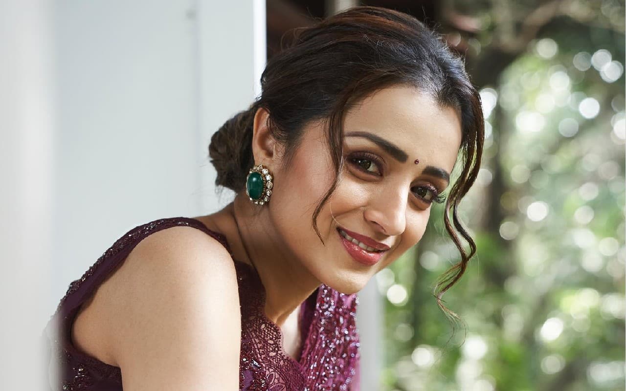 इन महंगी कारों की मालकिन हैं Ponniyin Selvan एक्ट्रेस तृषा कृष्णन, जानें उनकी पर्सनल लाइफ के बारे में