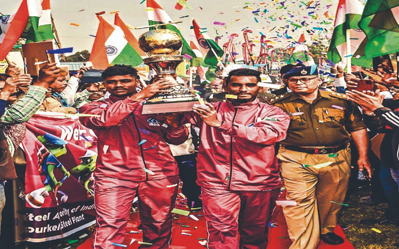 Hockey World Cup 2023: इस्पातांचल में हॉकी विश्व कप ट्रॉफी का जोरदार स्वागत, जीतेगा इंडिया के लगे नारे