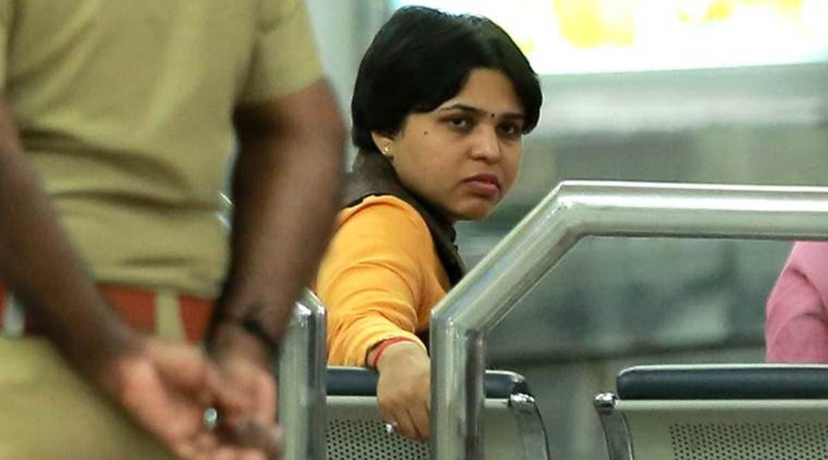 सामाजिक कार्यकर्ता Trupti Desai को शिरडी साईं  मंदिर जाने के क्रम में हिरासत में लिया गया
