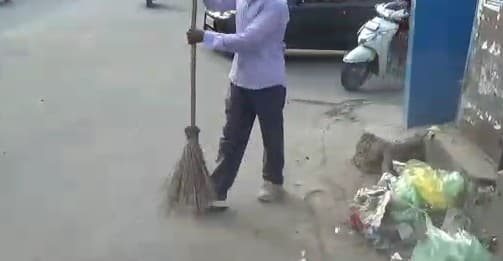 आपके शहर में साफ-सफाई की क्या है हालत, इन आठ सवालों के जवाब से केंद्र सरकार को भेजें अपना फीडबैक