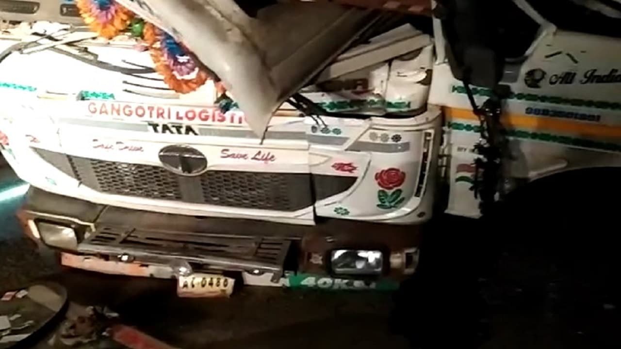 Indian Railways: मोतिहारी में ट्रक से टकराया ट्रेन का इंजन, रक्सौल-नरकटियागंज रेलखंड पर परिचालन बाधित