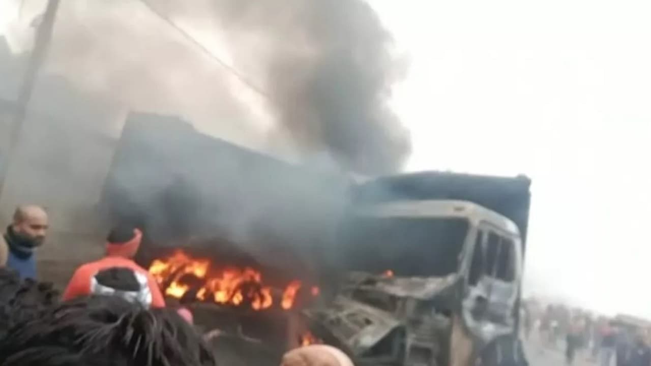 Patna Accident: पटना में कोहरे के कारण दो हाइवा में जोरदार टक्कर, जिंदा जले खलासी और ड्राइवर