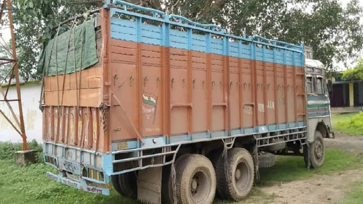 मुजफ्फरपुर में डेढ़ करोड़ का 525 कॉर्टन शराब जब्त, ट्रक में तहखाना बनाकर हरियाणा से आ रहा था माल