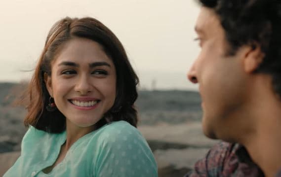 Toofaan का 'जो तुम आ गए हो' गाना रिलीज, फरहान और मृणाल की केमिस्ट्री ने जीता फैंस का दिल, VIDEO