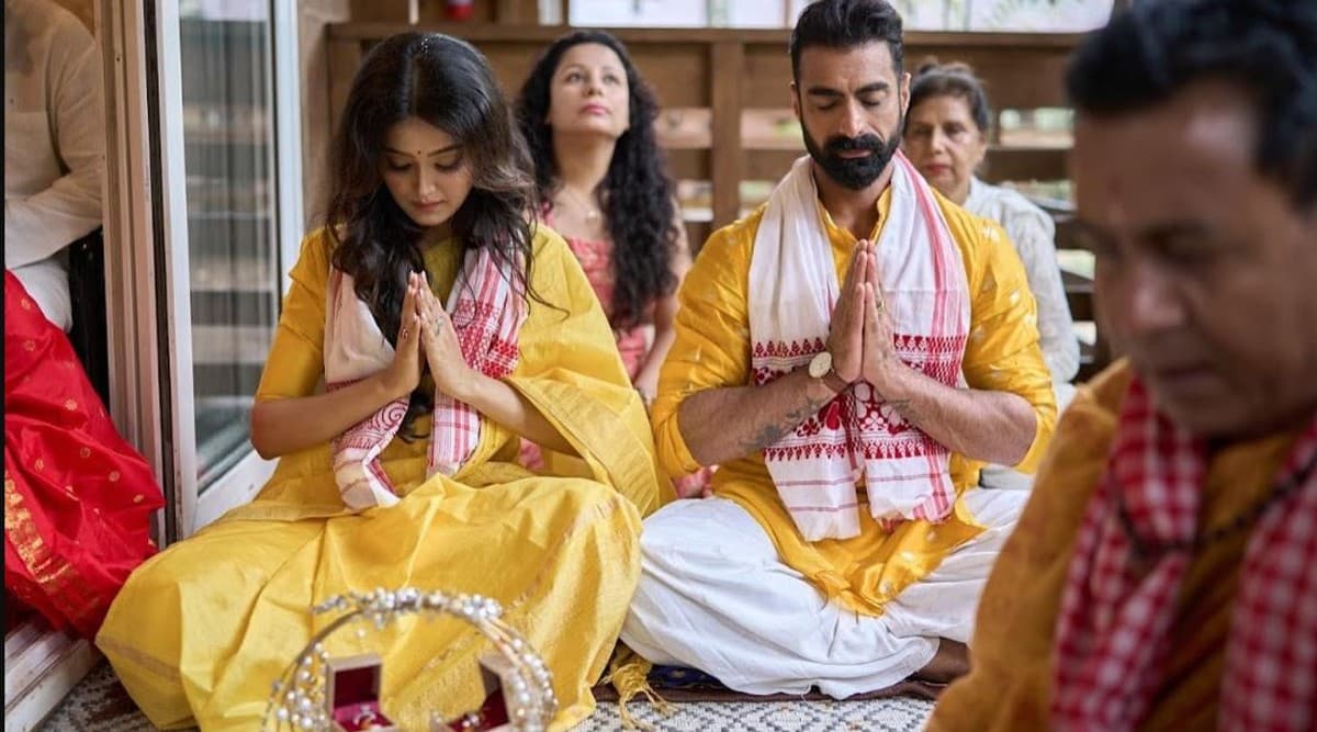 कोरियोग्राफर तुषार कालिया ने गर्लफ्रेंड त्रिवेणी संग की सगाई, तसवीरें शेयर कर लिखा- नई शुरुआत के लिए...