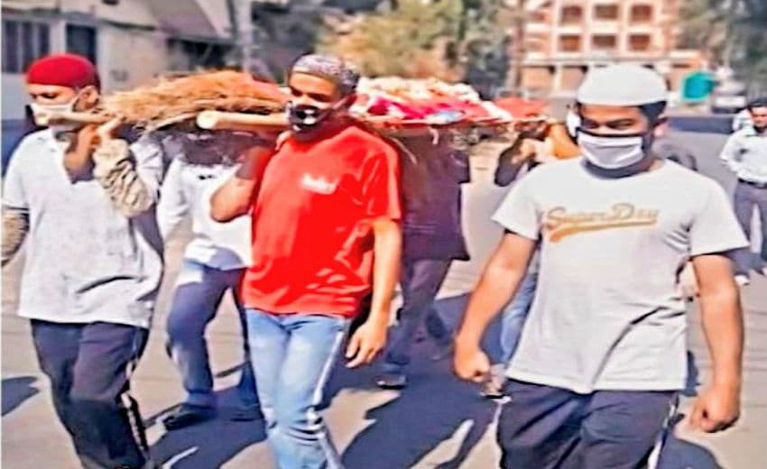 हिंदू महिला की अर्थी को मुस्लिमों ने दिया कंधा, अंतिम संस्कार संपन्न कराया