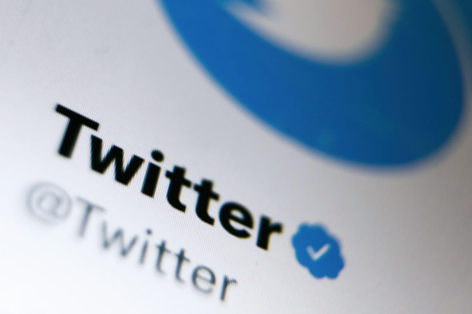 Twitter को 8 डॉलर देकर Blue Tick के जरिये आपको मिलेंगे यह फायदे