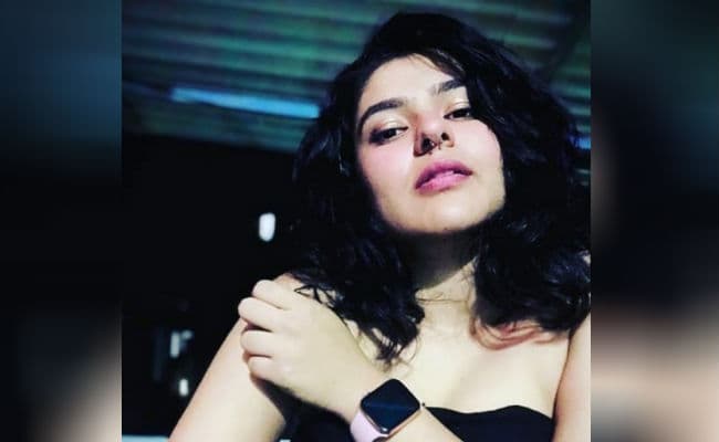 हिना खान, सुरभि चंदना, पलक तिवारी: इन टीवी स्टार्स के Instagram पोस्ट ने फैंस को किया इंप्रेस, PHOTOS