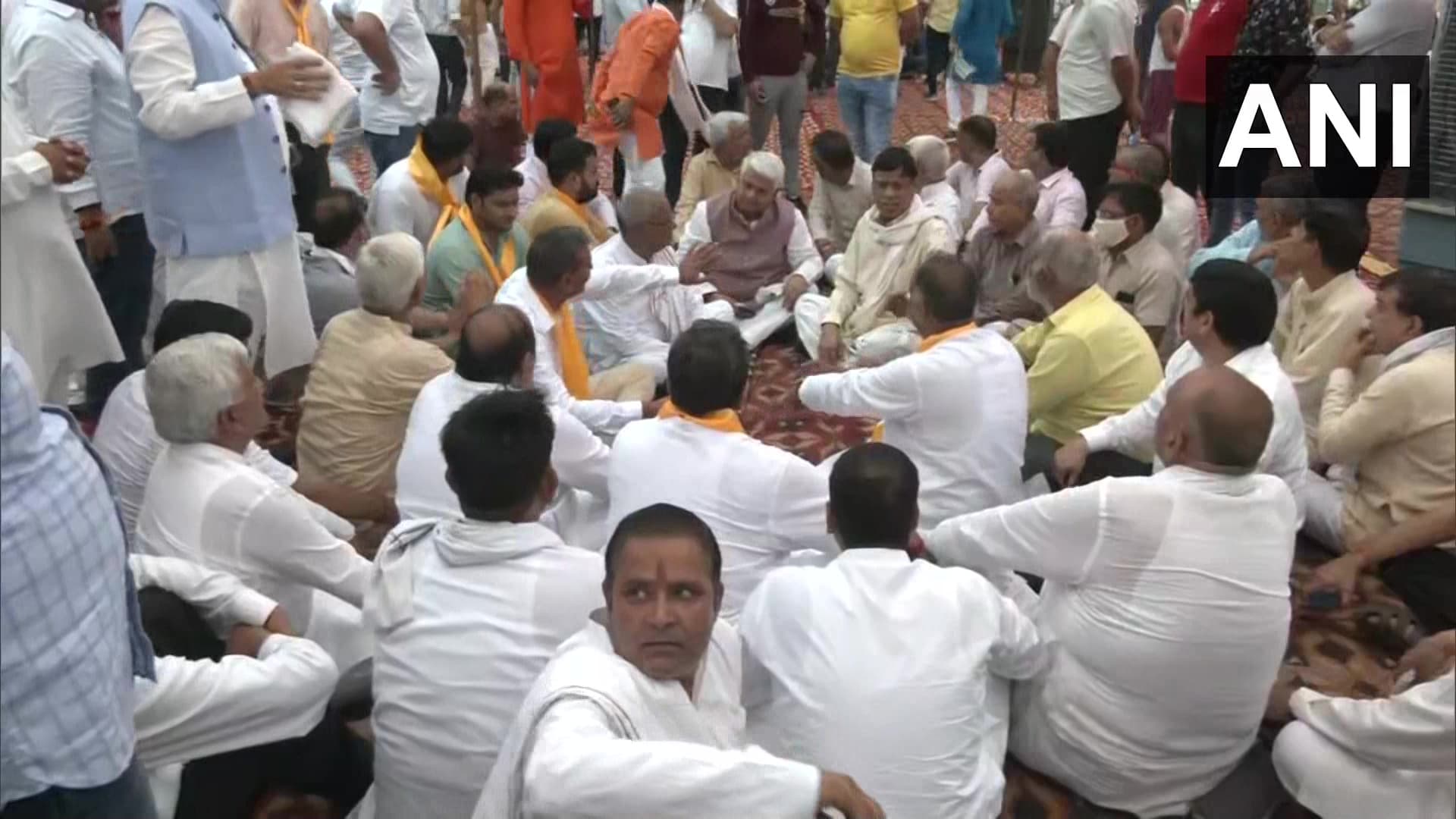 नोएडा में श्रीकांत त्यागी के सपोर्ट में महापंचायत में आए 50K त्यागी समुदाय के लोग, 4000 पुलिसकर्मी तैनात