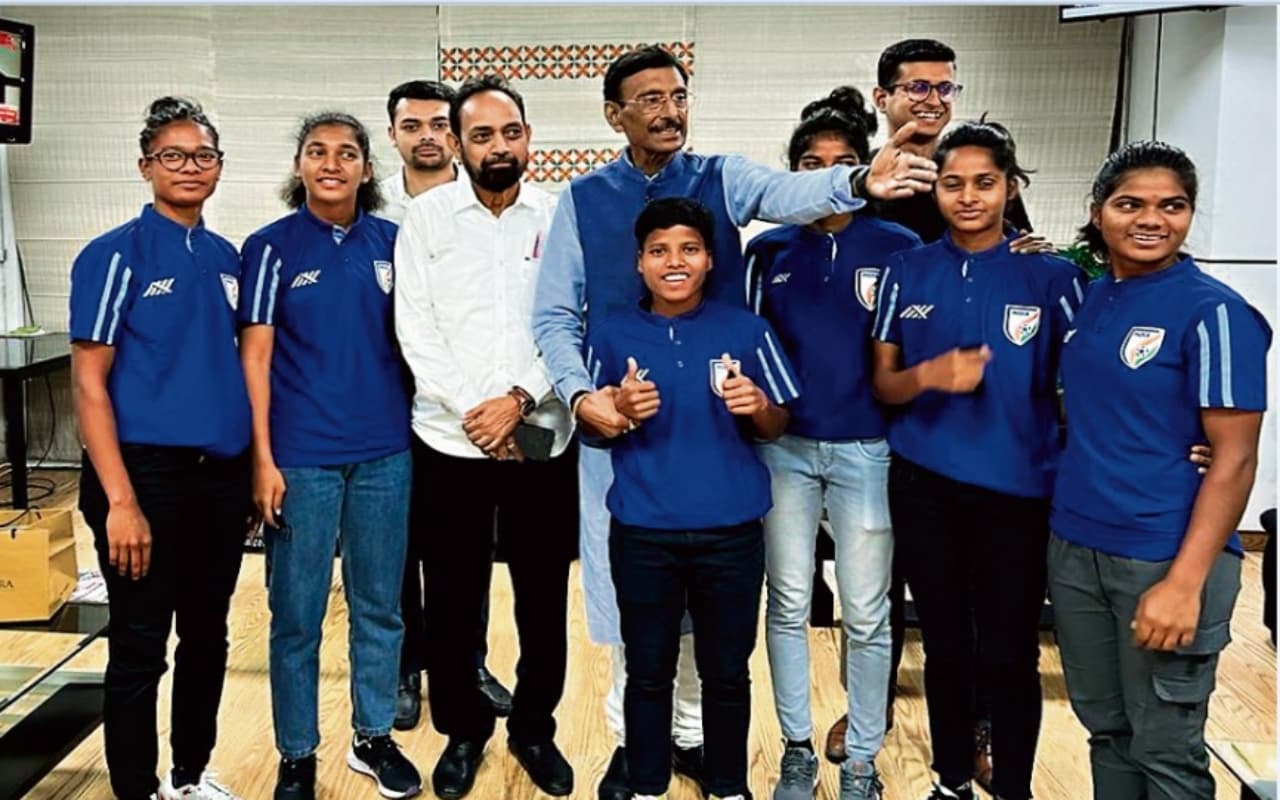 FIFA U17 Women's World Cup: रांची लौटीं अष्टम उरांव की टीम, एयरपोर्ट पर हुआ स्वागत