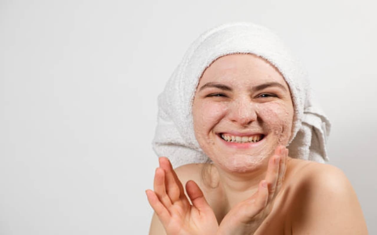 Beauty Tips : ग्लोइंग फेस के लिए घर पर बनाएं उबटन, निखर उठेगी रंगत