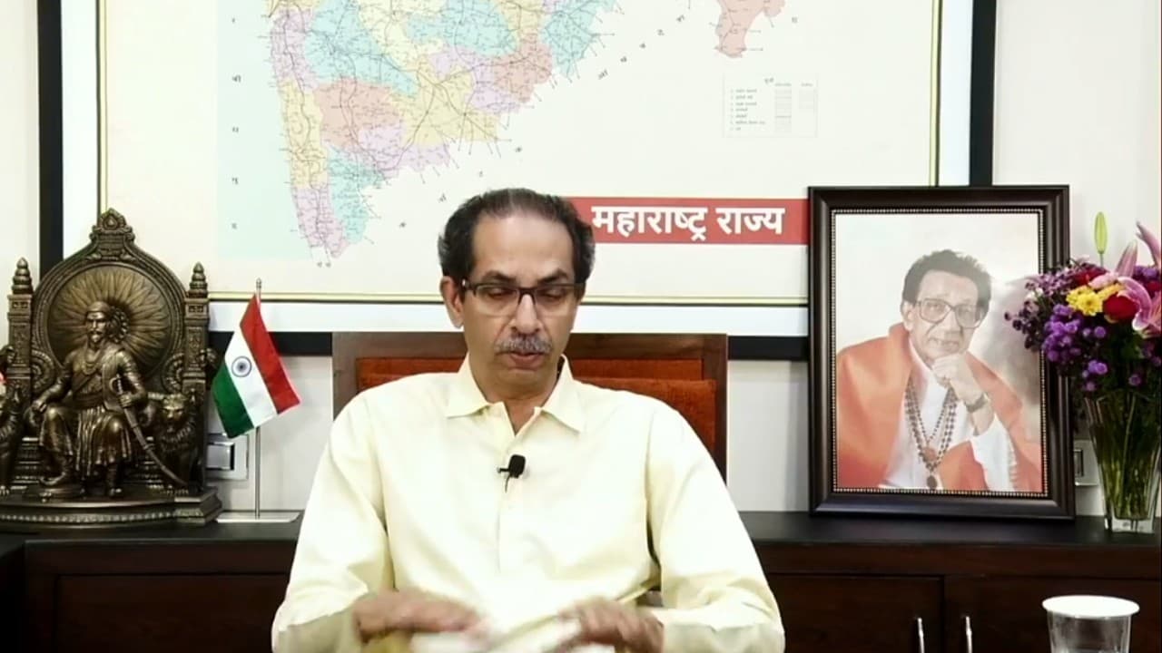 उद्धव ठाकरे ने किया फेसबुक LIVE: कहा, शिवसैनिक नहीं चाहेंगे, तो दे दूंगा इस्तीफा