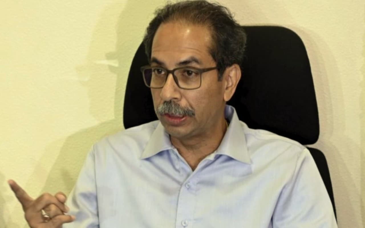 उद्धव ठाकरे ने फडणवीस को बताया बेकार गृहमंत्री, तो महाराष्ट्र के डिप्टी सीएम ने कर दिया ऐसा पलटवार