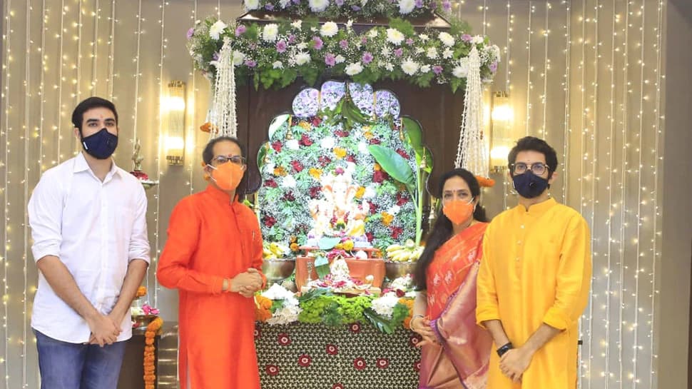 Ganesha Chaturthi 2020: राजनेताओं ने ऐसे किया विघ्नहर्ता भगवान गणेश का स्वागत, देखें तसवीरें