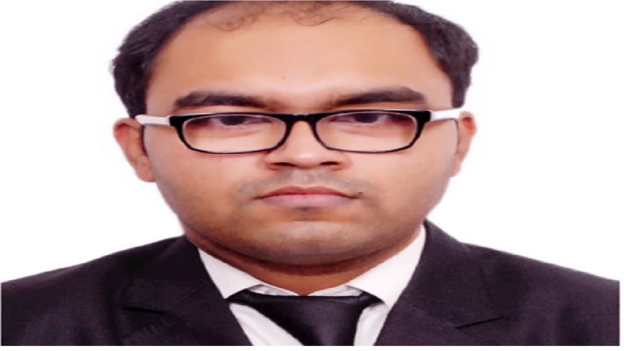 नेत्रहीन होने के बावजूद स्पर्श ने देखा आइएएस बनने का सपना, बने किशनगंज के डीडीसी