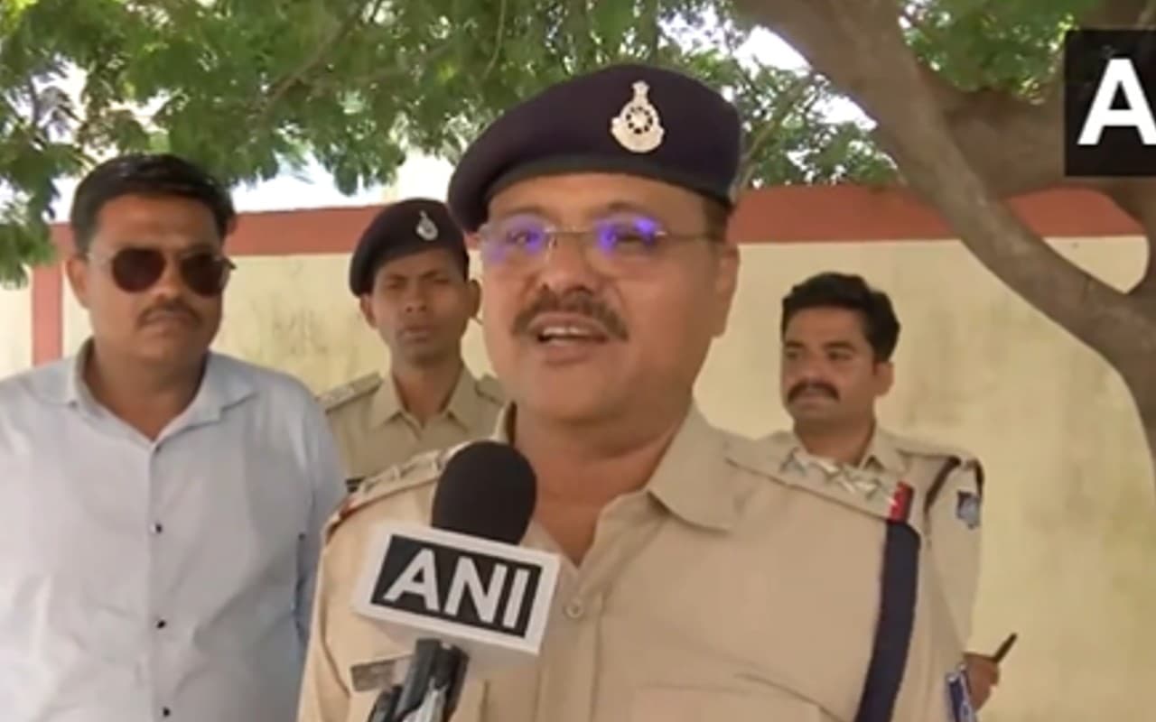 उज्जैन दुष्कर्म मामला: पीड़िता के इलाज, शिक्षा और शादी का खर्च उठाएगा ये पुलिसवाला, देखें वीडियो