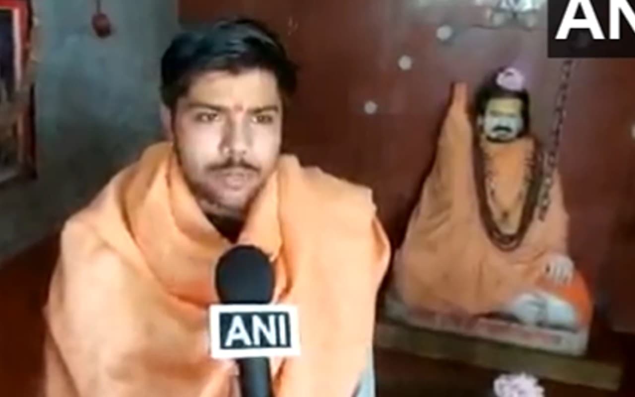 Ujjain: 'मैंने उसे ढकने के लिए कपड़े दिये और...', दुष्कर्म के बाद नाबालिग की मदद करने वाले पुजारी ने कहा