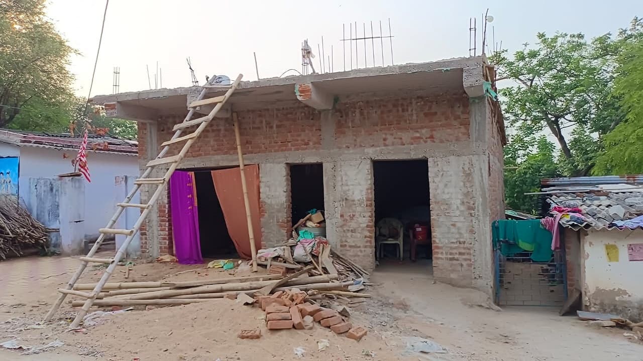 Birsa Munda Punyatithi 2022: शहीद ग्राम विकास योजना से बिरसा मुंडा के गांव उलिहातू की कितनी बदली तस्वीर Birsa Munda Punyatithi 2022: शहीद ग्राम विकास योजना से बिरसा मुंडा के गांव उलिहातू की कितनी बदली तस्वीर