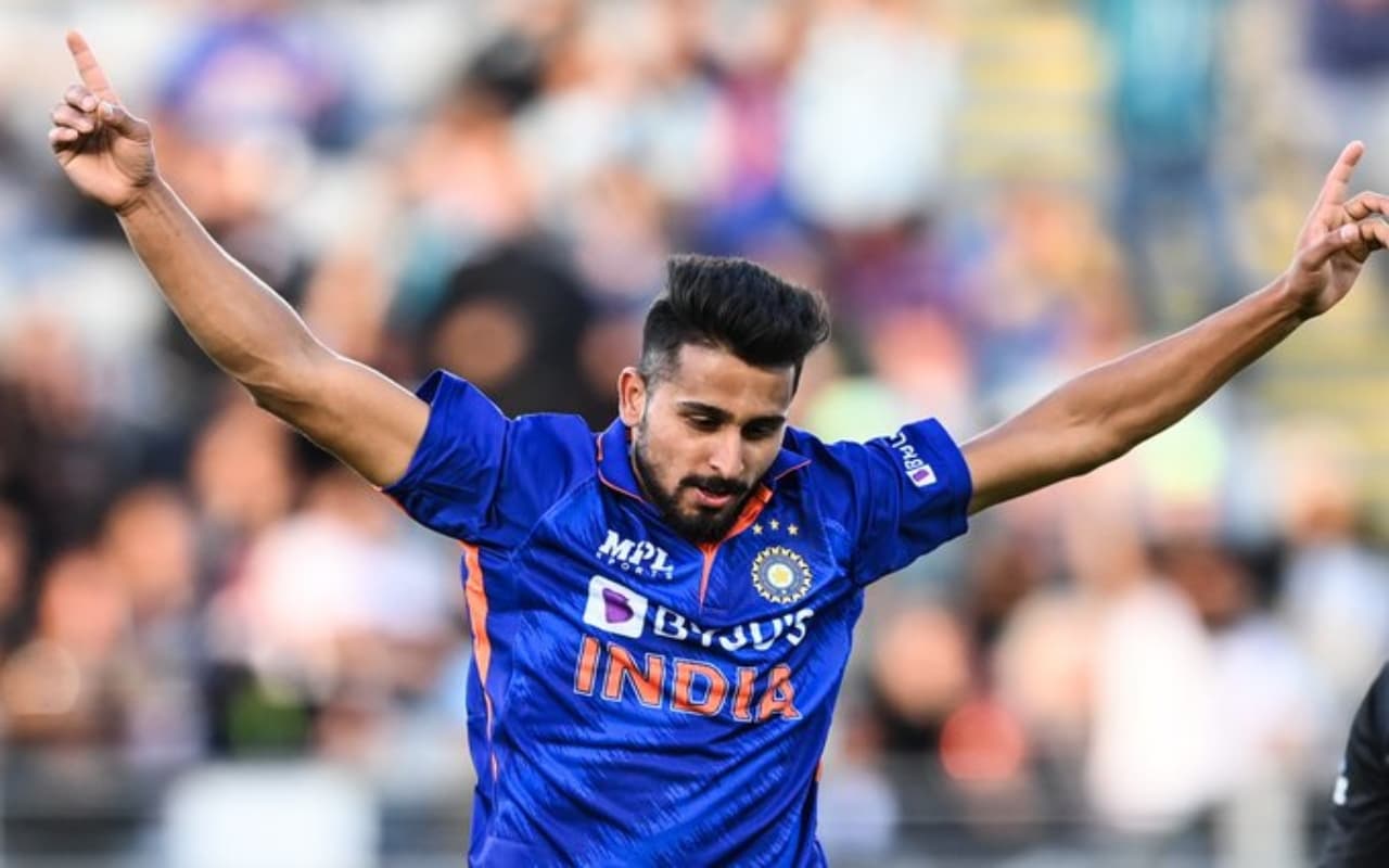 IND vs BAN: उमरान मालिक ने 151 KPH की रफ्तार से फेंका गेंद, शांटो को बोल्ड कर किया हैरान, देखें VIDEO